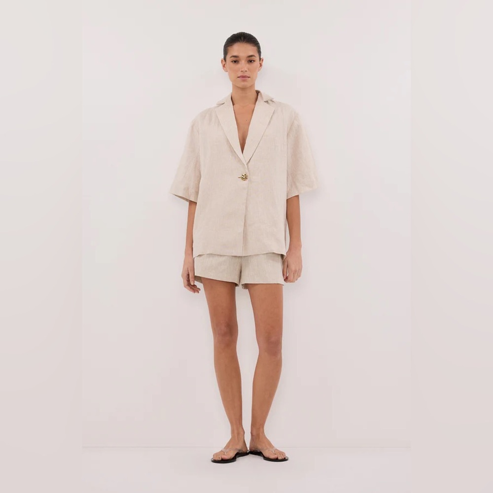 Nwt dissh Cory shorts - us 6 / AUS 10